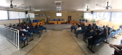 Alunos assistem à primeira aula do projeto