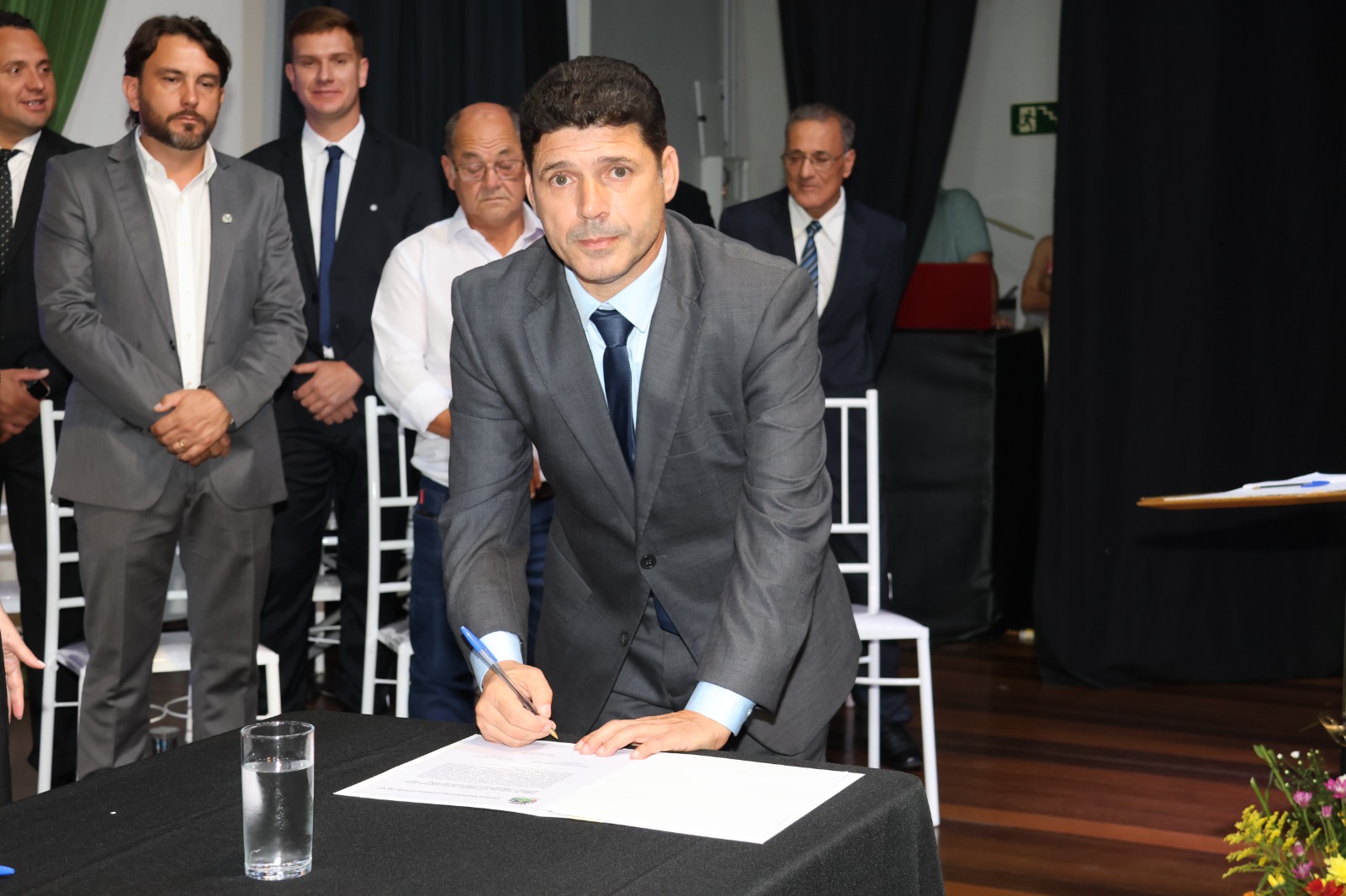Presidente da Câmara Municipal convida população para a primeira sessão ordinária de 2025